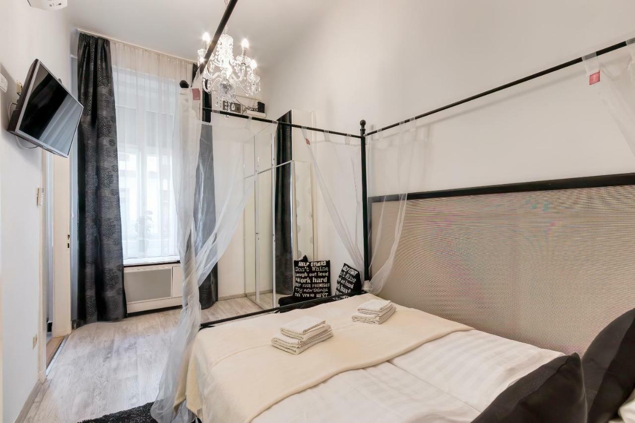 Sweet Dreams At King Street Silver Apartment บูดาเปสต์ ภายนอก รูปภาพ